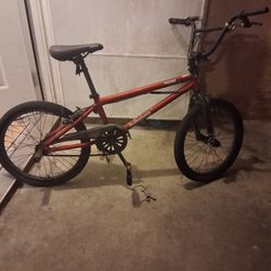 20" Mongoose Mode 90 Boys' Freestyle Bike