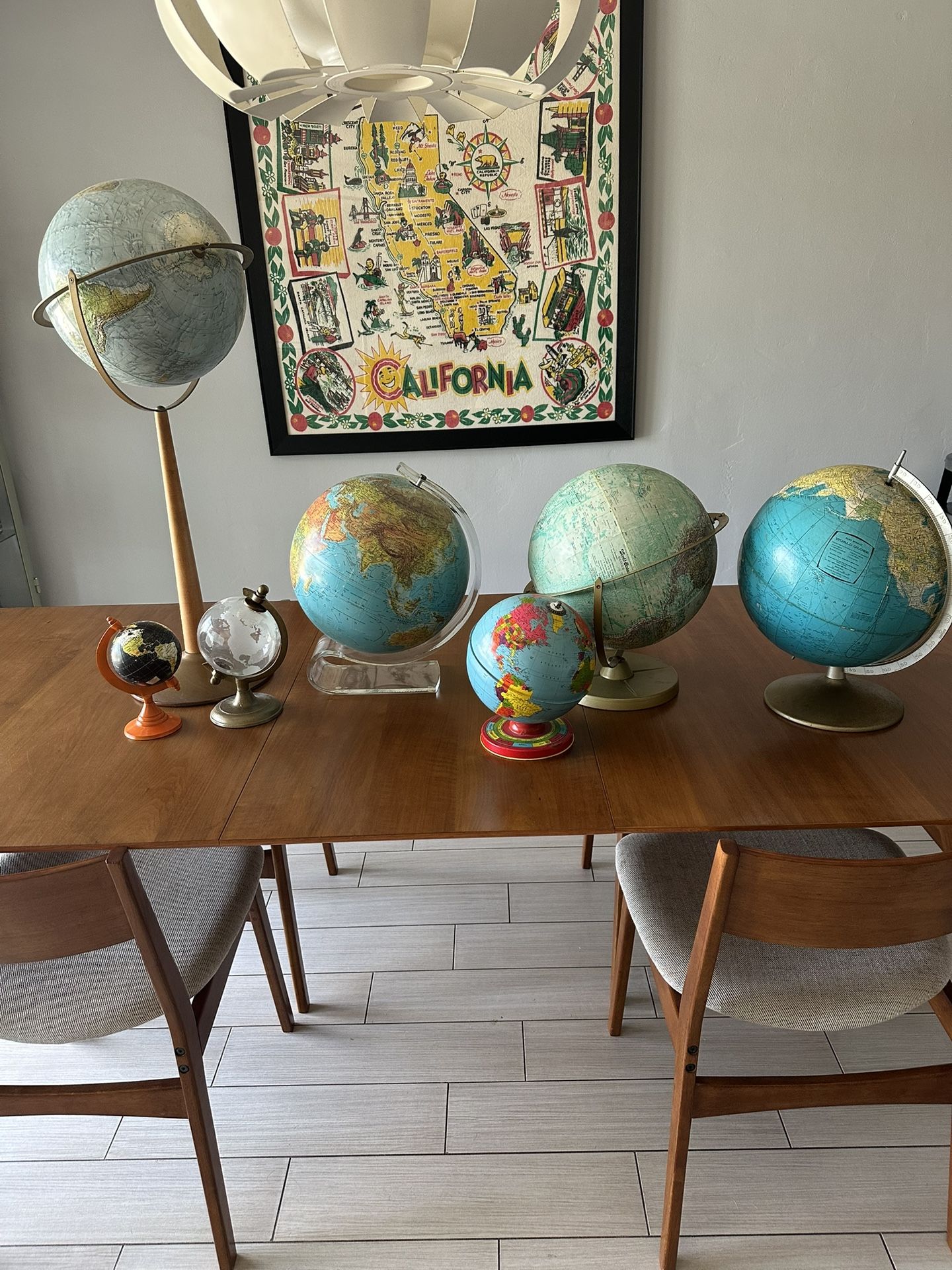 Instant World Globe Collection 7 Pieces