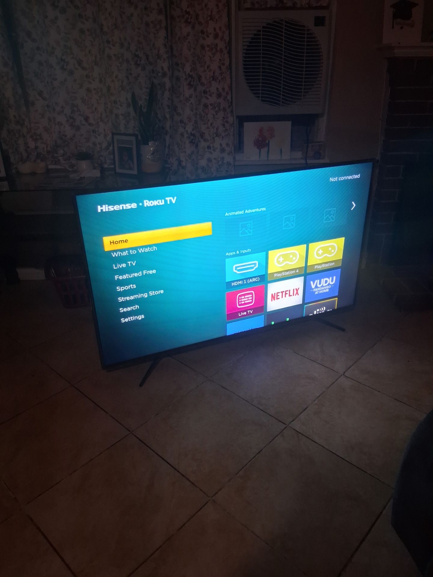 65" HISENCE ROKU TV
