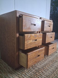 Part modern oak Nighstands