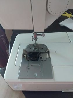 SINGER SEWING MACHINE FOOT PEDAL AND 1975 MACHINE MANUAL for Sale in Ocoee,  FL - OfferUp