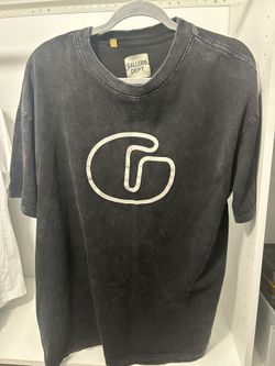 Grey Gallery Dept. G logo T-shirt size Medium 