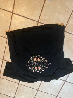 Woman’s Floral DesignPride and Prejudice Tee “Barely Tolerable” Soze 4X