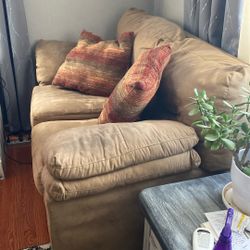 Loveseat 