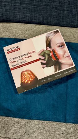 Red Light Therapy Facial Device