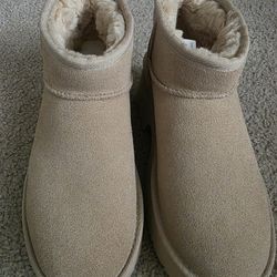 UGG Boots ,7 New