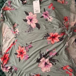 Plus Size Flower Blouse 