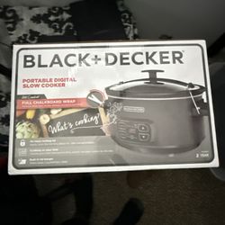 BLACK+DECKER (SCD4007) 7-Quart Slow Cooker  Brand New