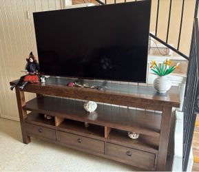 Tv stand