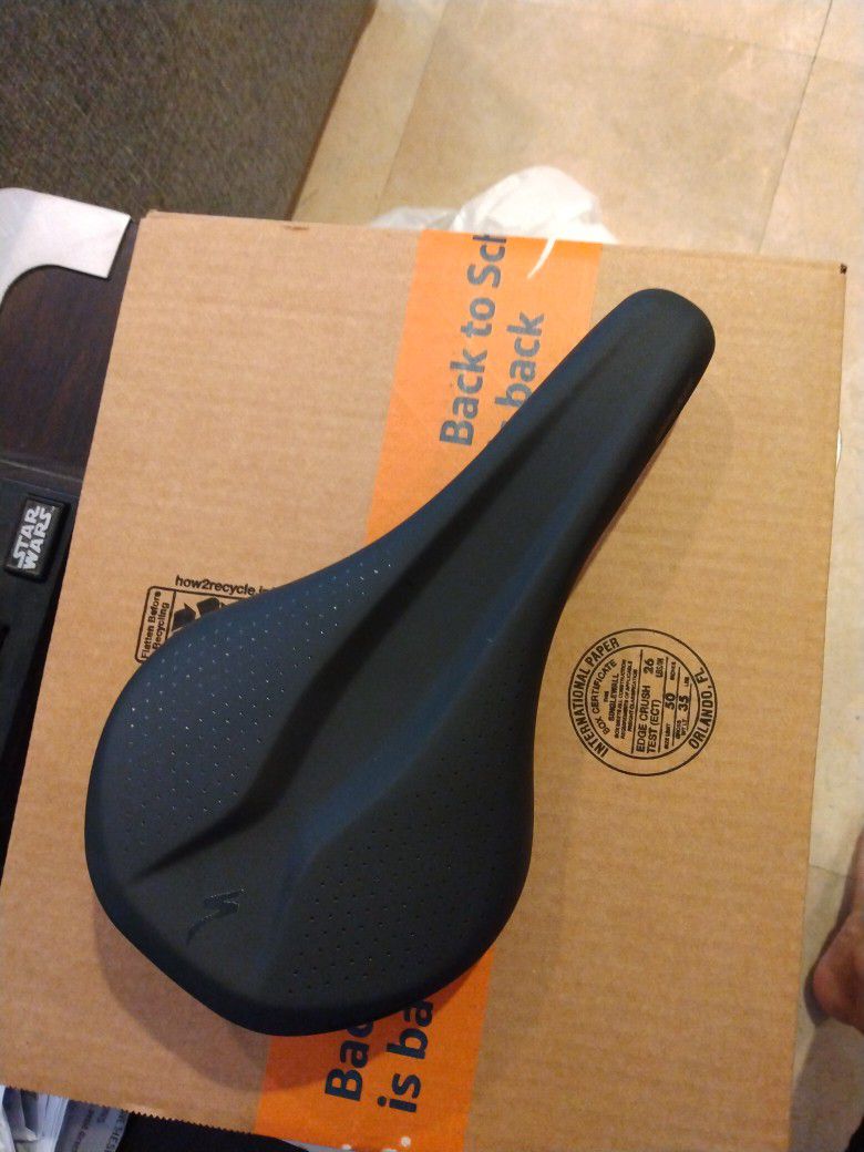 Bread New 143mm Specialized BRIDGE Comp Saddle $60 FIRM