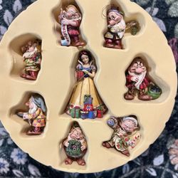 Vintage Disney Showcase Collection Snow White and the Seven Dwarfs Holiday Ornament Set