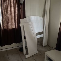 White Twin Bed In Good Condition