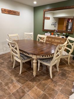 Dining table (extendable) 6 chairs