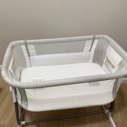 Baby Delight Beside Me Dreamer Bassinet & Bedside Sleeper, Driftwood Gray, Ages 0-5 Months (Unisex)