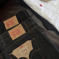 Levis 