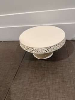 White Round Cake Stand