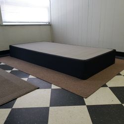 Twin size boxspring - can DELIVER almost anywhere for $20 extra - gently used and in very good condition 😍