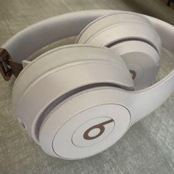 Beats solo 4