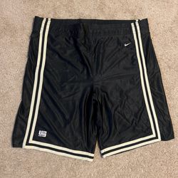 NIKE / Lebron James OG King James Basketball Casual Athletic Shorts w/ Pockets / Men’s XXX-Large XXXL 3XL / Excellent Condition!! / Black & Gold