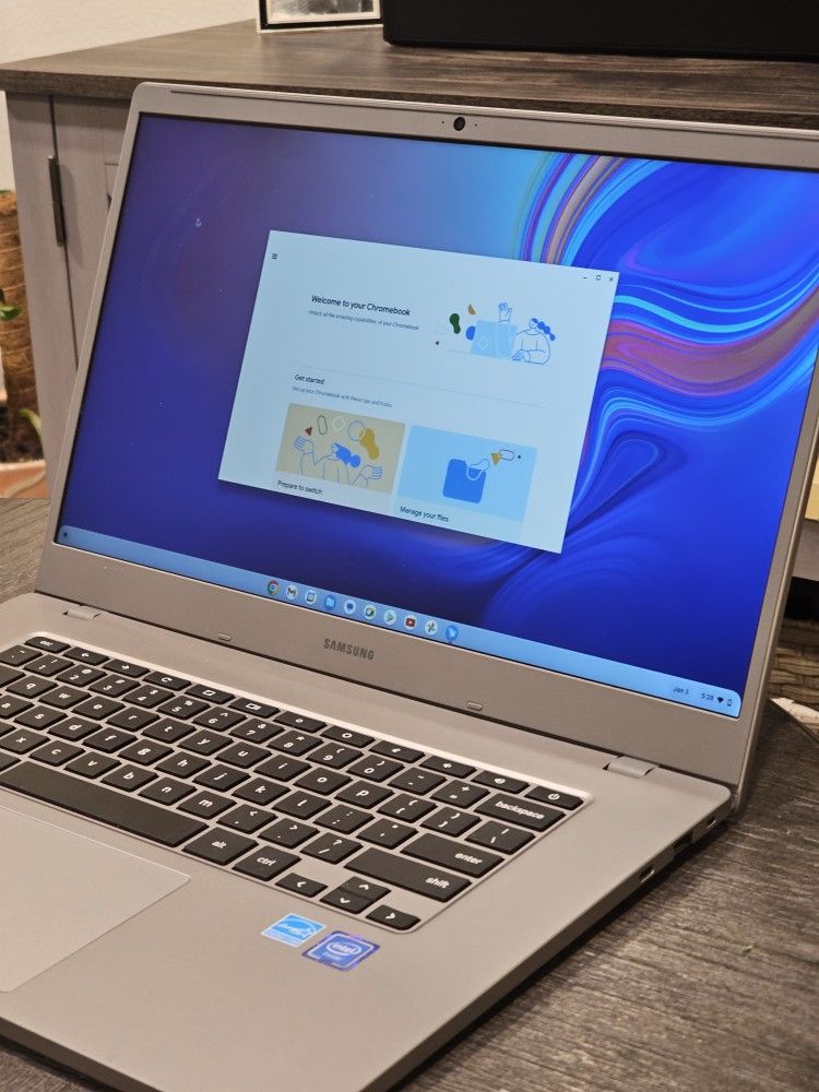 Samsung Chromebook 15.6" Celeron N4000 @ 1.10 GHz 4GB RAM 128GB