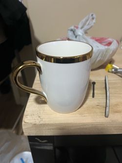 4 , Gold Tipped and Handle Coffee Mugs