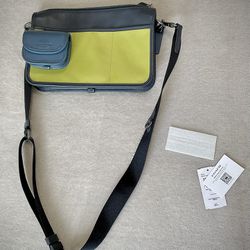 Brand NEW COACH Over The Shoulder Purse / Bag 