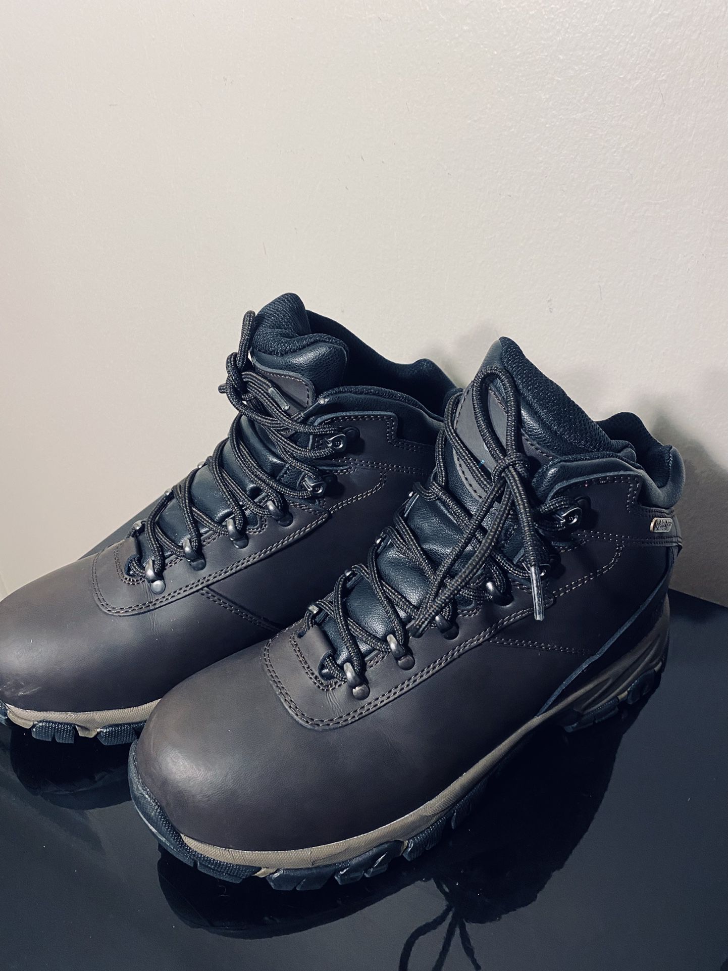 Hi-Tec Hiking Boots Mens Size 9 New
