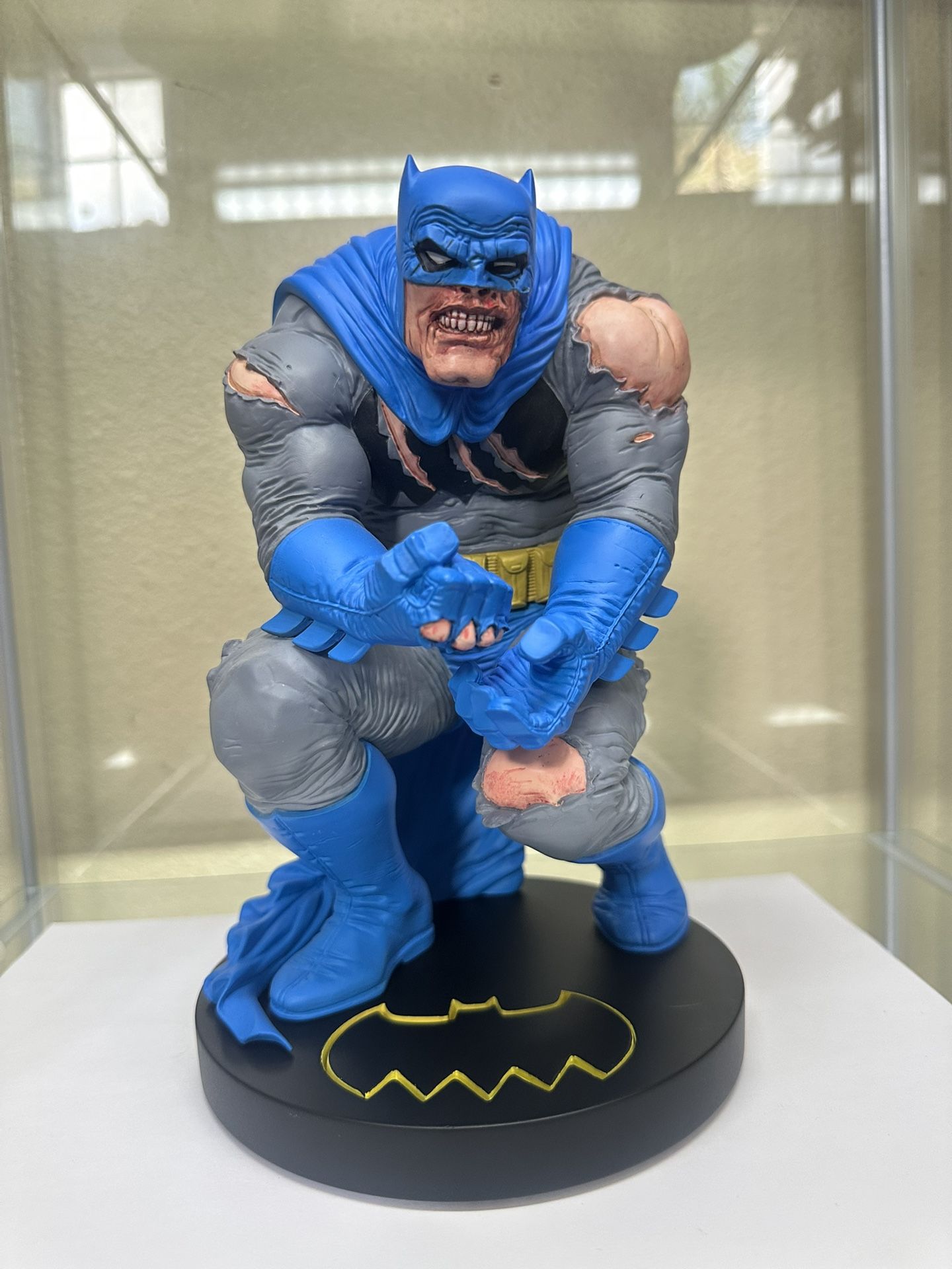 RARE!! Frank Miller's BATMAN: THE DARK KNIGHT RETURNS (2019) DC Designers Statue