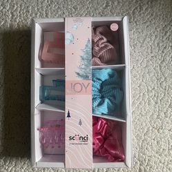 Scunci Hair Clip Set