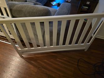 Baby 4 in 1 crib/toddler bed