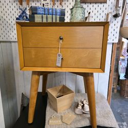 MCM Gorgeous End table night stand