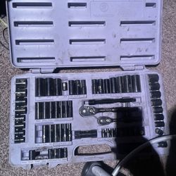Stanley 92-824 69 Piece Black Chrome Deluxe Socket Tool Set Kit with Case
