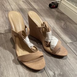 Nude Wedges