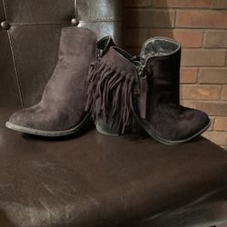 Frilled Black Bootie