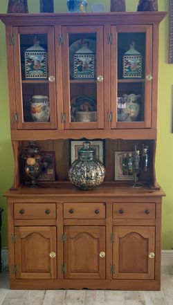 Pine hutch