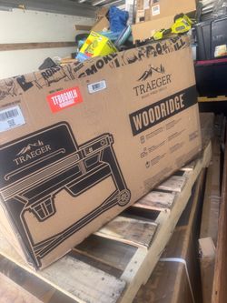 Woodridge BBQ Wi-Fi Wood Pellet Grill and Smoker in Black