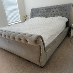 King Velvet Tufted Bed Frame 