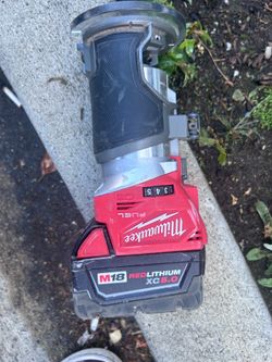 Milwaukee M18 Fuel Router and 5ah battery