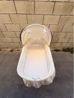 Delta Children Bassinet