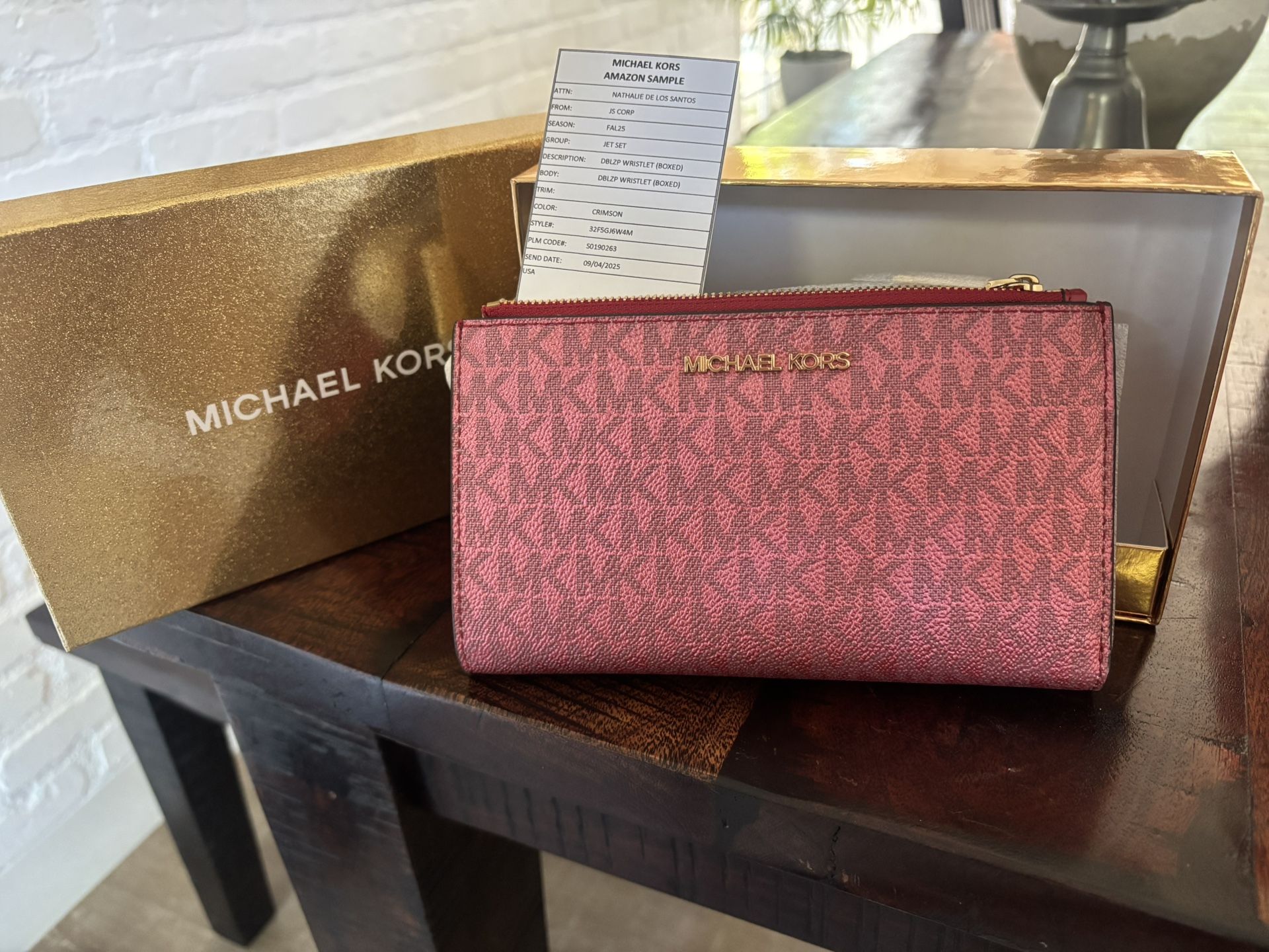 MICHAEL KORS Wristlet