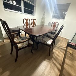 Dining Room Table + 6 Chairs
