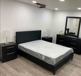 Bedroom Set - Juego de cuarto