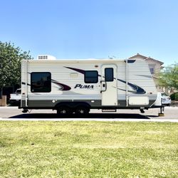 2012 Puma Travel Trailer 22’ 