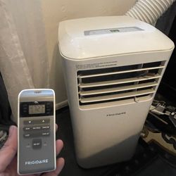 Portable Air Conditioner 8000 BTU Frigidaire With Remote 