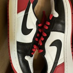 Air Jordan 1 Low BlackToe Size 9