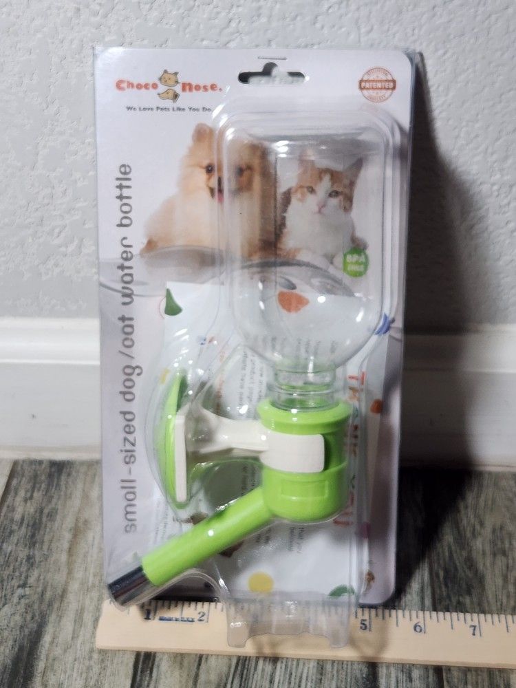 Choco Nose Patented NoDrip Dog Water Bottle/Feeder for Dogs/Cats and Other SmallMedium Sized