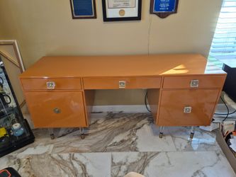 High End Desk