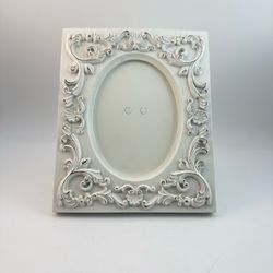 White Ornate Oval Picture Frame