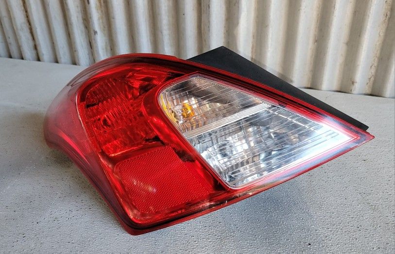 2012-2019 Nissan Versa Taillight Driver Left Side OEM