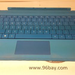 Microsoft Surface Pro Signature Type Cover Platinum - Full keyboard experience (INV. SE1129)

$29.99

